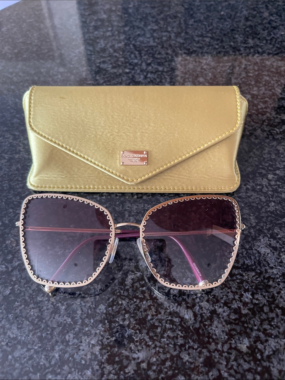 Gold-Tone Women's Sunglasses with Pink Gradient Lenses